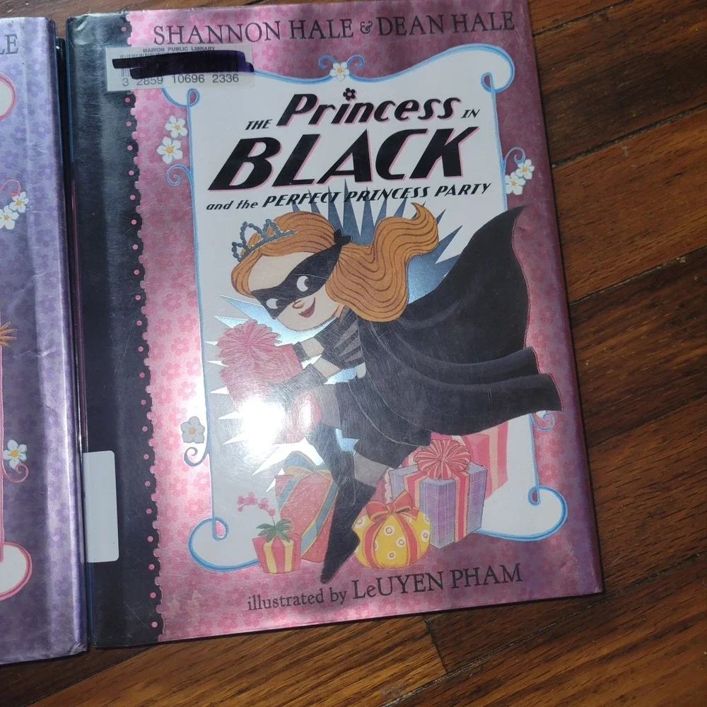 Princess‎ in Black Book Lot 2 Hardcover Ex Library Shannon Dean Hale LeUyen Pham